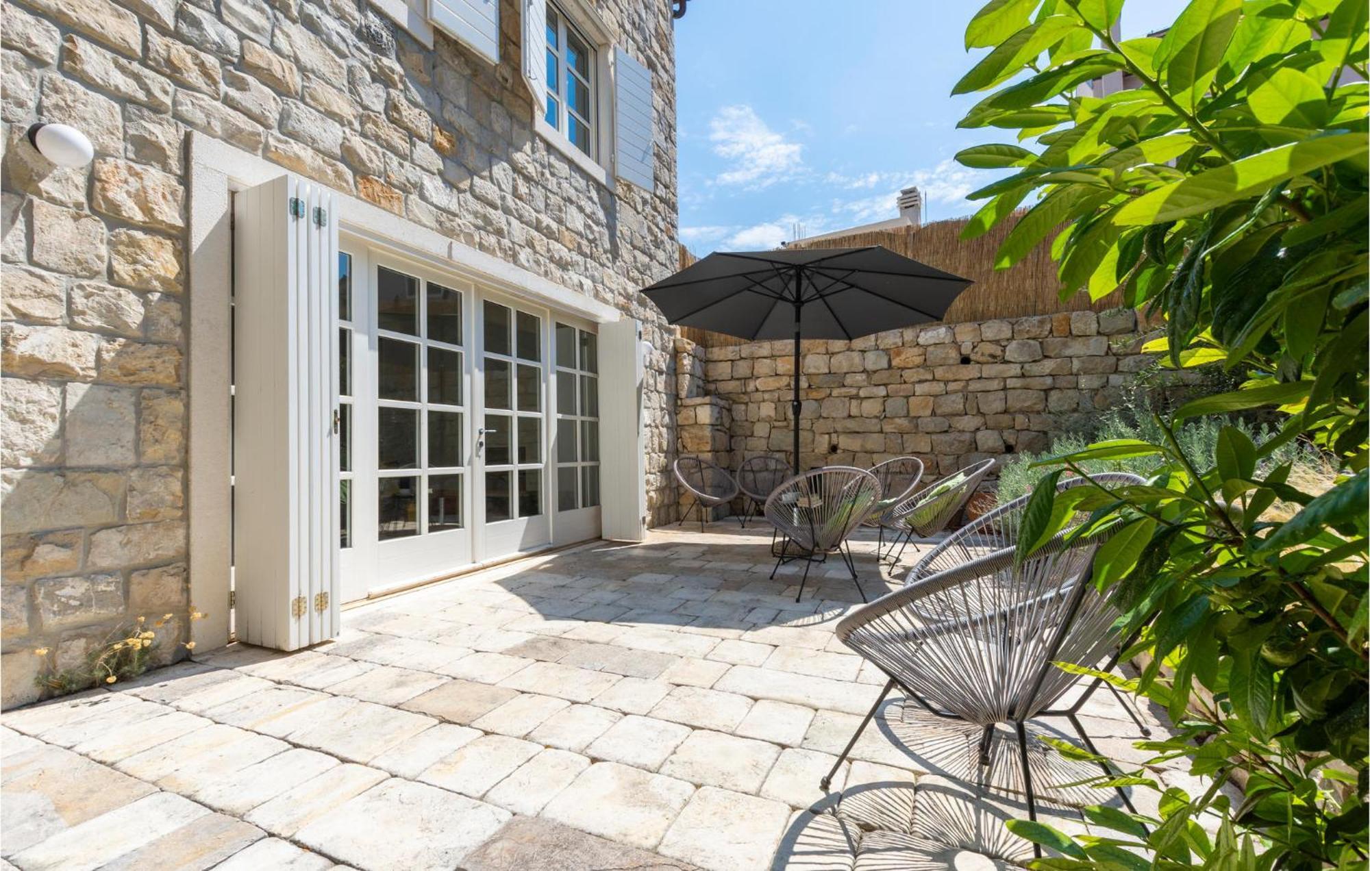 Stunning Home In Split With Outdoor Swimming Pool Exterior photo